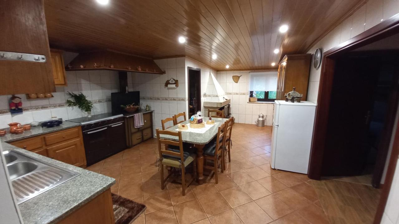 Вилла Casa Da Rosa Porreiras Паредиш-ди-Кора Экстерьер фото